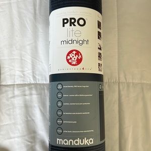 Manduka pro lite midnight yoga mat and Manduka yoga mat sling